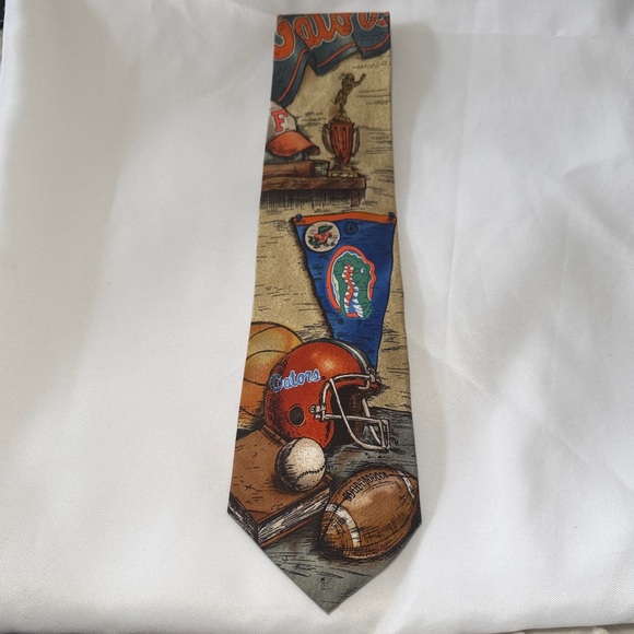 Florida Gators Silk Tie with Football and Helmet Design - Picture 9 of 9